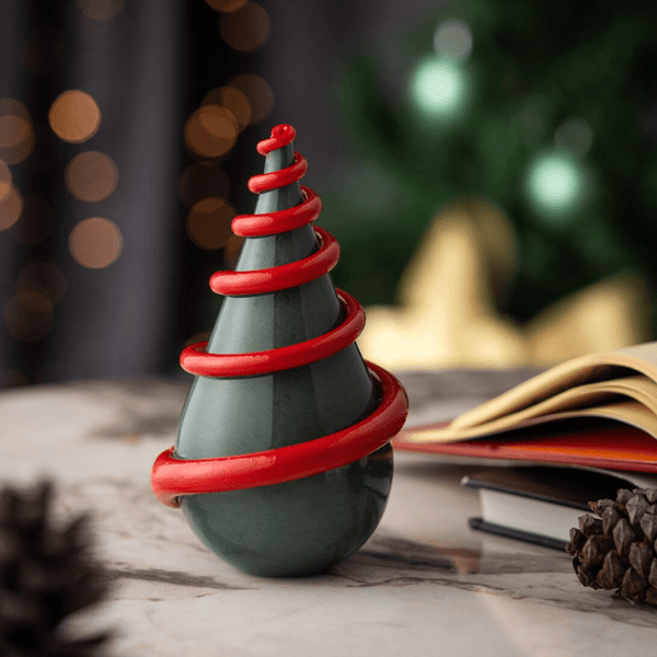 Hand-Blown Glass Christmas Tree Sculpture – New Year White & Red Spiral Design
